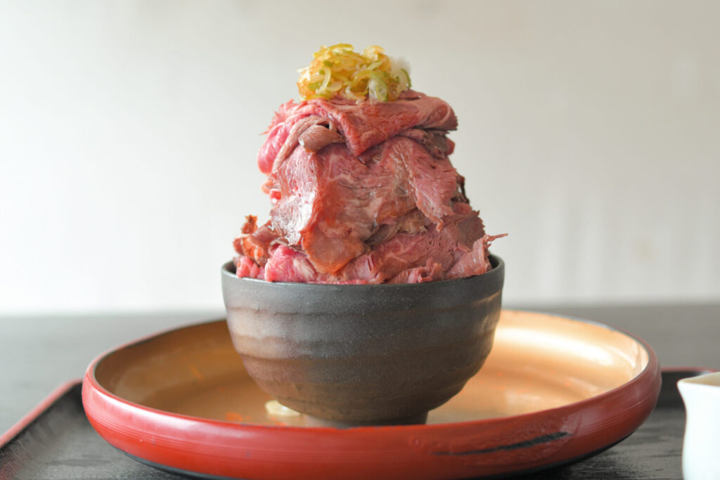 1日10食限定👑目の前で盛り付ける圧巻！売り切れ御免！遠方からも来店する名物・天下丼！