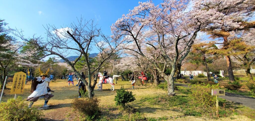 戦国の地に、春が目を覚ます。― 関ケ原ウォーランド、桜開花の序章 ―